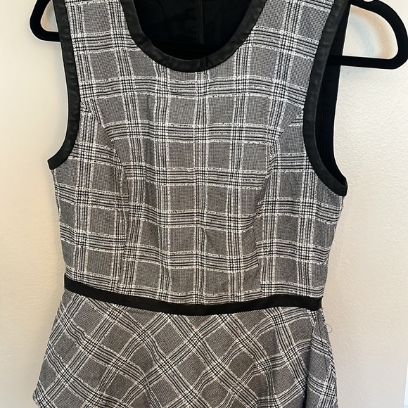 BCBG Asymmetrical peplum - Picture 2 of 3